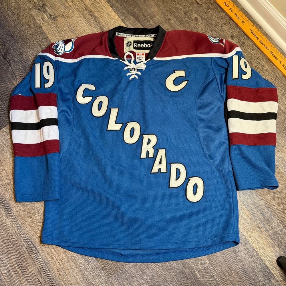 Vintage 2000s Reebok Colorado Avalanche Joe Sakic #19 NHL Jersey Blue Size 48